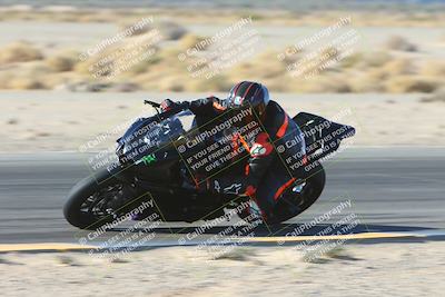 media/Jan-10-2025-CVMA Friday Practice (Fri) [[489e0da257]]/Group 4 and Trackday/Session 2 (Turn 4 Inside)/